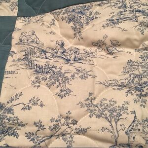 New Elegant Blue and Cream Comforter